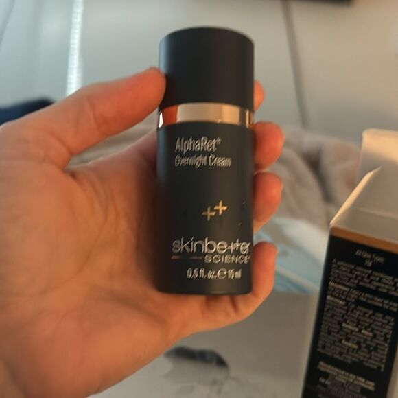 SkinBetter Science | AlphaRet Overnight Cream 0.5fl - Picture 5 of 6
